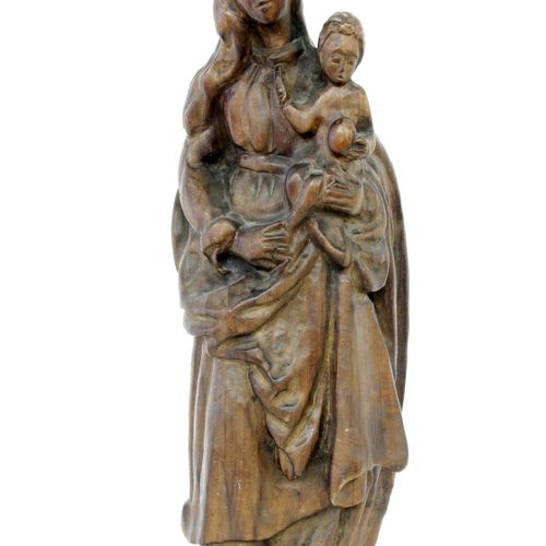 Null 世界末日的女人 19世纪 圣母与孩子和地球的形象。雕刻的木质雕塑。高38厘米。关键词：神圣、宗教、圣人、神圣、雕塑、造型艺术、艺术品、人物、塑像、圣母&hellip;