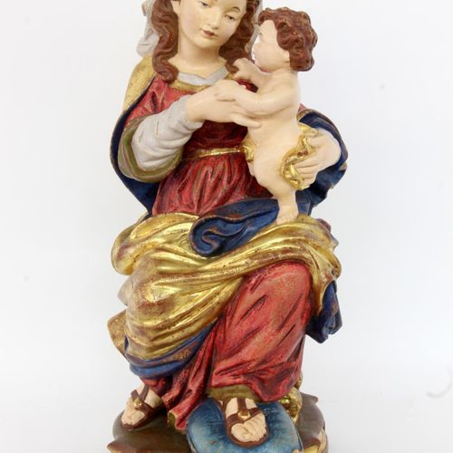Null MADONNA WITH CHILD Wooden sculpture, carved and painted in colour. With ori&hellip;