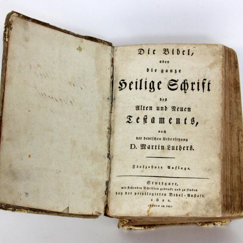Null DIE HEILIGE SCHRIFT (BIBLE)在马丁-路德之后的德语版本。斯图加特1822年。强烈的岁月痕迹/磨损和撕裂。关键词：文学、神圣、&hellip;
