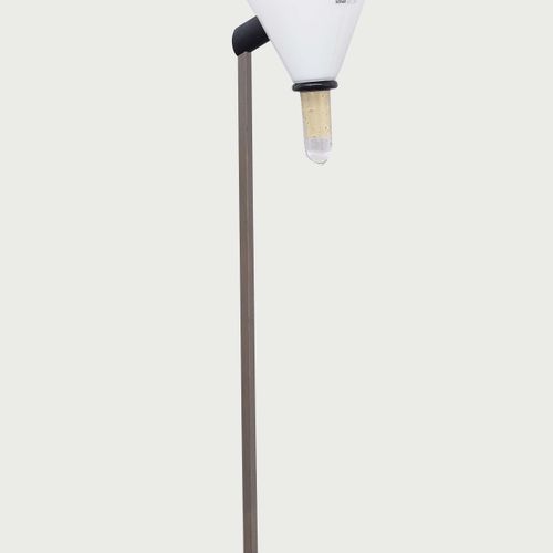 Null Floor lamp
Murano, barovier & toso, 1980s Metal base partly blackened. Fros&hellip;