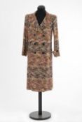 Mantel Missoni 米索尼大衣，米兰

粘胶，图案，丝绸衬里，双排扣。尺寸42（意大利）。 汉内洛尔-埃尔斯纳（Hannelore Elsner）在汉&hellip;