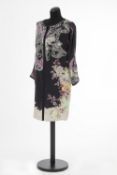Tunika-Kleid Etro Etro长衫连衣裙，米兰

，丝绸，黑色，多色佩斯利图案，长袖。尺寸42（意大利）。