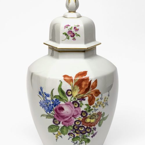 Null Vase à couvercle - porcelaine de Meissen. Décor doré sur fond blanc. Forme &hellip;