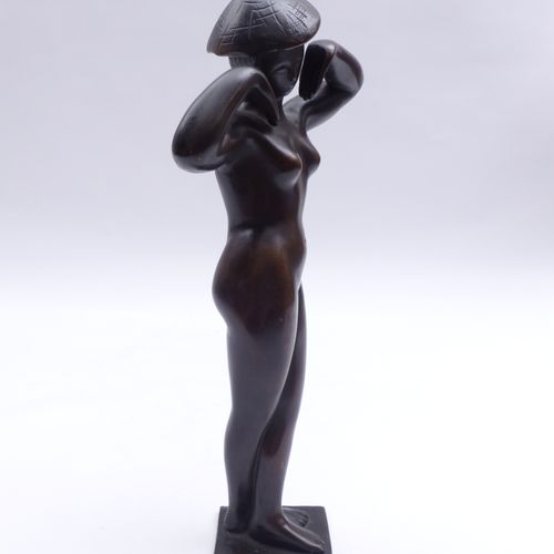 Null Standing Asian woman with hat - 20th c. - Female nude standing on plinth, f&hellip;