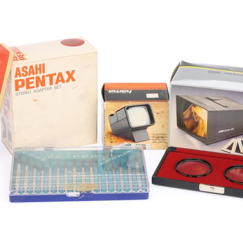 An Asahi Pentax Stereo Adapter and Other Accessories compuesto por un visor este&hellip;