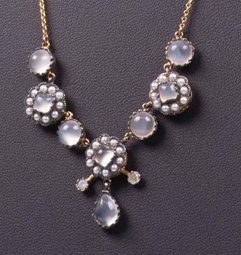 9 kt. Yellow gold - Moonstone Necklace with pendant EXPÉDITION INTERNATIONALE SU&hellip;