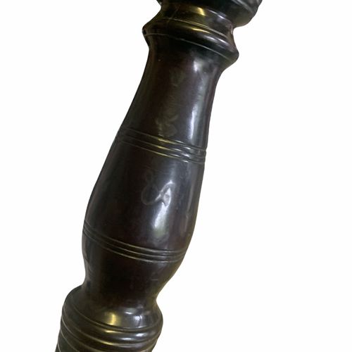 Null AN UNUSUAL EARLY 19TH CENTURY BRONZE AND EBONY TIPSTAFF

The large screw-of&hellip;