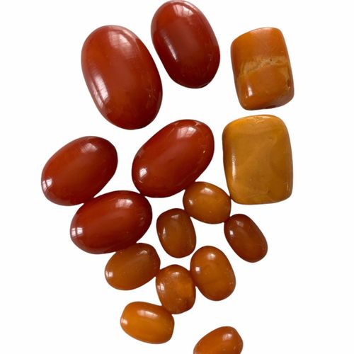 Null A SELECTION OF LOOSE AMBER BEADS.

(approx weight 42g)