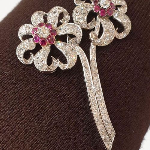 Null A FABULOUS QUALITY LARGE 18CT GOLD, RUBY AND DIAMOND SPRAY BROOCH, CIRCA 18&hellip;