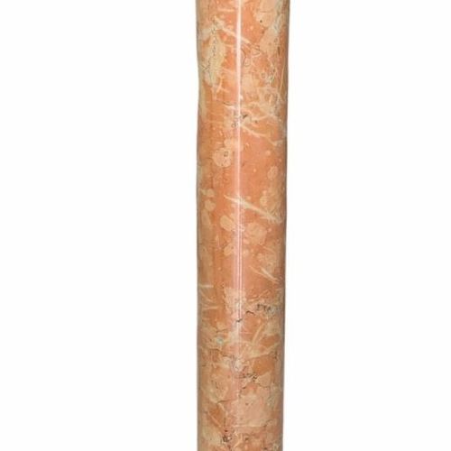 Null 19世纪粉色大理石和镀金金属安装的柱子，带有科林斯式的资本。

竖立在柱础上。

(高104.5厘米x宽24厘米x长24厘米)
