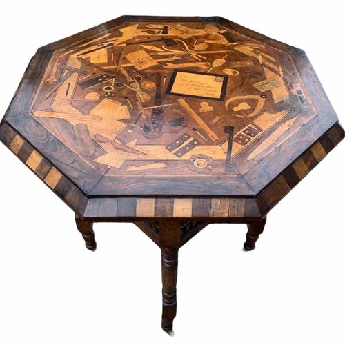 Null A 19TH CENTURY WALNUT HEXAGONAL TOP MARQUETRY TABLE

The top inlaid with en&hellip;