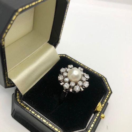 Null 7.5毫米阿克波亚珍珠和1.30克拉钻石戒指，约1970年。

(J号，G/I色)