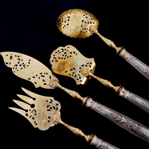 Null A 19TH CENTURY FRENCH FOUR PIECE SILVER GILT VERMEIL FISH SERVING SET

Impr&hellip;