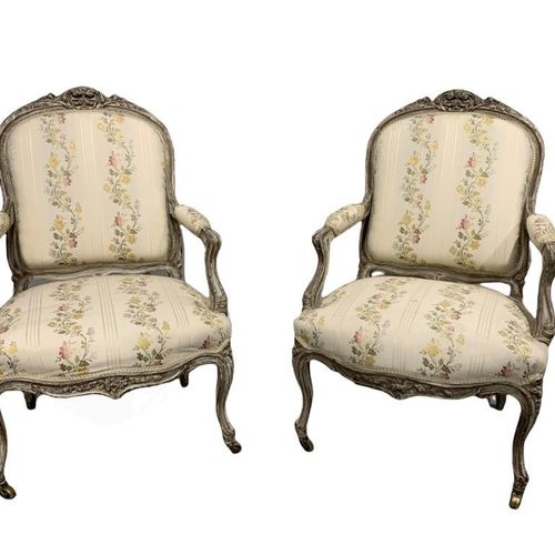 Null A PAIR OF 19TH CENTURY FRENCH CARVED WOOD AND PAINTED OPEN ARMCHAIRS

The s&hellip;