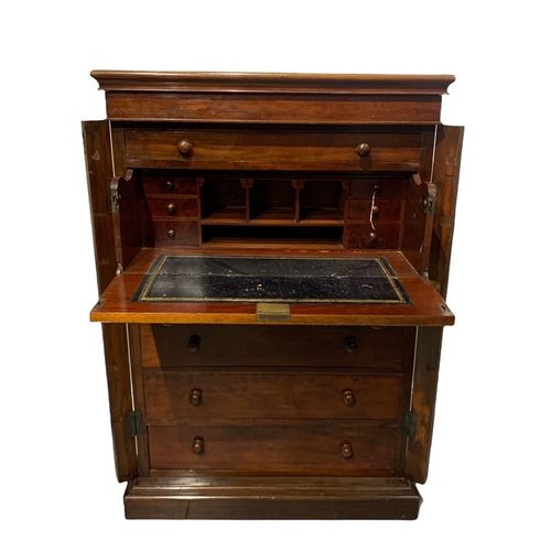 Null A VICTORIAN MAHOGANY SECRETAIRE WELLINGTON CHEST

The five drawers and cent&hellip;