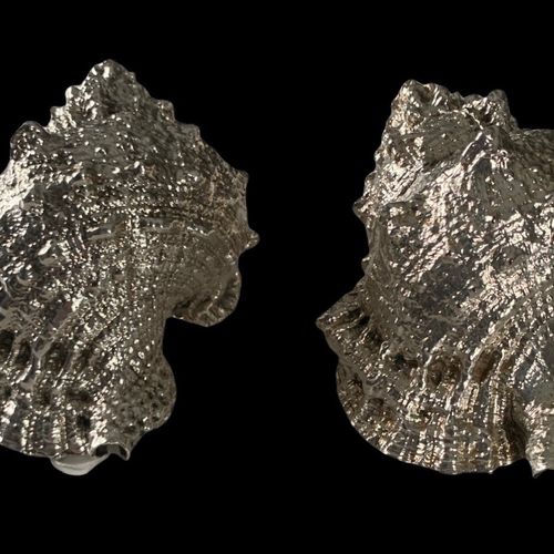Null ATTRIBUTED TO FEDERICO BUCCELLATI, A PAIR OF ITALIAN SILVER COATED CONCH SH&hellip;