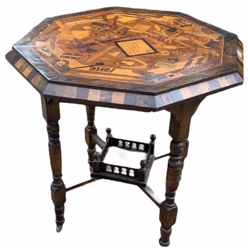 Null A 19TH CENTURY WALNUT HEXAGONAL TOP MARQUETRY TABLE

The top inlaid with en&hellip;