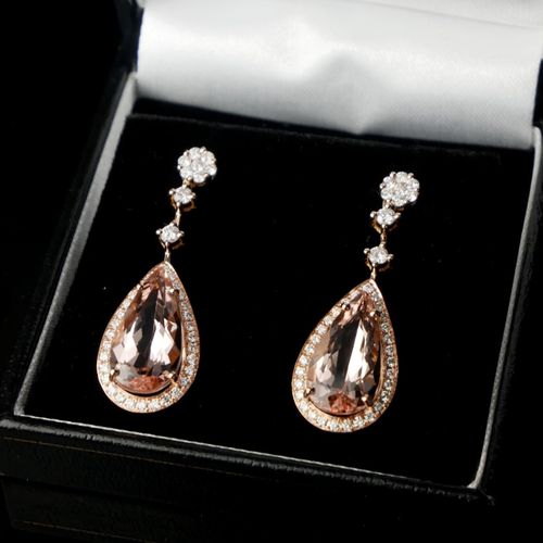 Null A PAIR OF 18CT ROSE GOLD, MORGANITE AND DIAMOND CHANDELIER STYLE DROP EARRI&hellip;