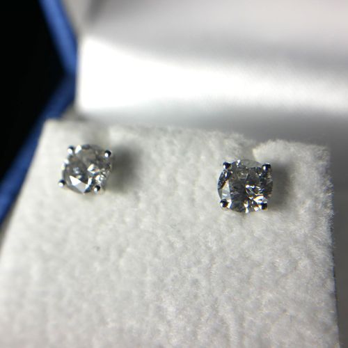 Null A PAIR OF 18CT WHITE GOLD AND ROUND BRILLIANT CUT DIAMOND STUDS

Four claw &hellip;