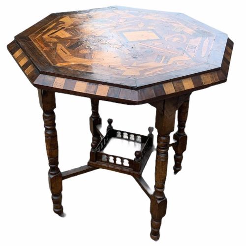 Null A 19TH CENTURY WALNUT HEXAGONAL TOP MARQUETRY TABLE

The top inlaid with en&hellip;