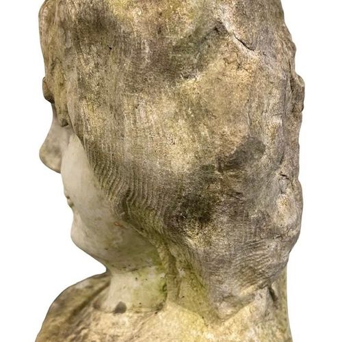 Null A 19TH CENTURY ITALIAN CARVED MARBLE BUST (POSSIBLE MEDUSA).
(h 29cm x d 16&hellip;