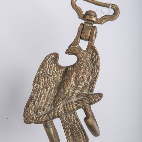 Null 鼓形钩（可能是普鲁士），呈鹰的形状，这对浮雕，约12.5 x 10厘米。