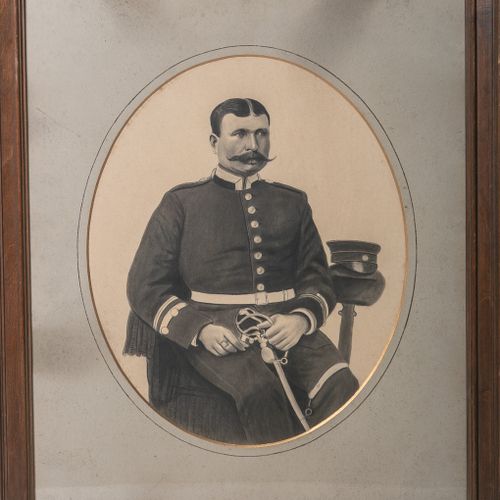 Null 未知的艺术家（可能约1900年），穿制服的骑兵肖像，戴帽子，铅笔和木炭画，约43 x 35厘米，PP，玻璃后面有框架。