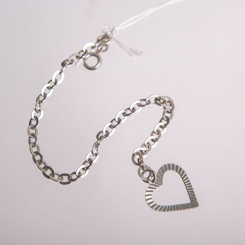 Null Piccolo ciondolo a forma di cuore su una catena / bracciale in argento 800,&hellip;