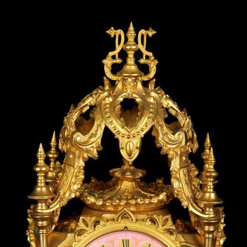 A THIRD QUARTER 19TH CENTURY FRENCH ORMOLU AND PINK PORCELAIN MANTEL CLOCK ORMOL&hellip;