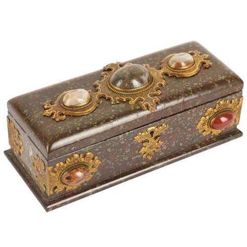 A 19TH CENTURY ENGLISH SERPENTINE MARBLE, ORMOLU AND HARD STONE INLAID CASKET CA&hellip;