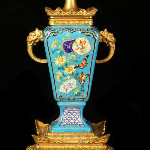 A FINE 19TH CENTURY FRENCH 'JAPONISME' GILT BRONZE AND PORCELAIN CLOCK GARNITURE&hellip;