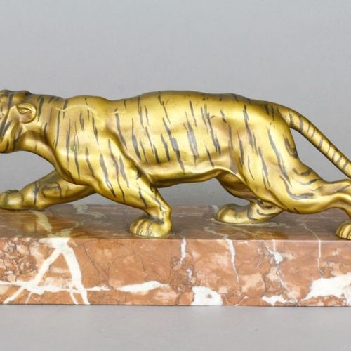 Bildhauer, 1. Hälfte 20. Jh. Sculptor, 1st half of 20th c. Walking tiger. 1920/3&hellip;