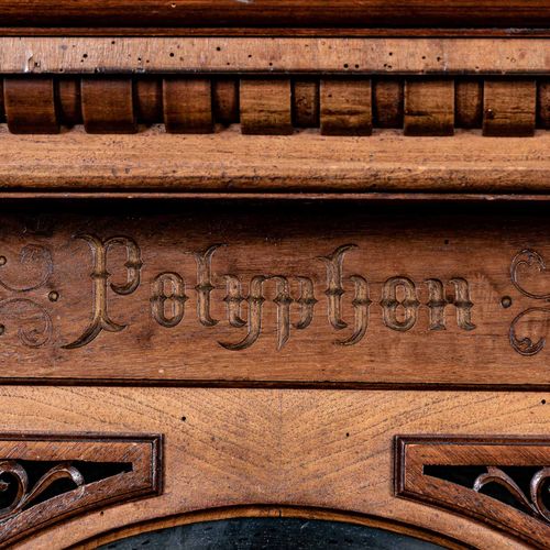 Null 
Gran "POLYPHON" de Polyphon Werke, Leipzig circa 1900, caja de nogal acris&hellip;