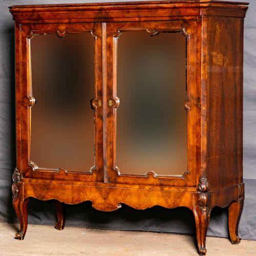 Null 
Antique mirror sideboard, resting on higher two-door corpus, curved legs ,&hellip;