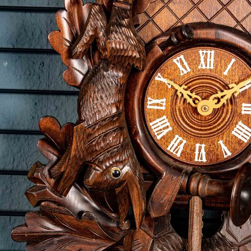 Null 
Imponente reloj "cucú", 2ª mitad del siglo XX, caja de madera de color nog&hellip;