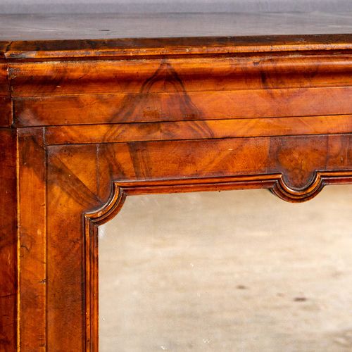 Null 
Antique mirror sideboard, resting on higher two-door corpus, curved legs ,&hellip;