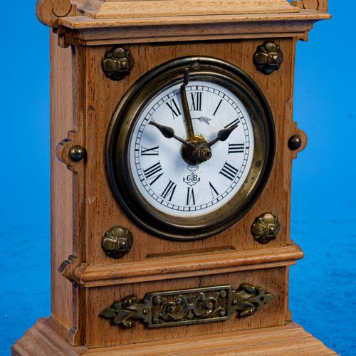 Null 
Pequeño reloj despertador de sobremesa Gustav Becker, caja de nogal decora&hellip;