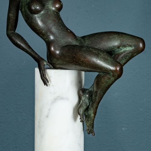 Null 
"Nude Lady on a column" - Erotische Bronze des Sergio Capellini. Grün-gräu&hellip;