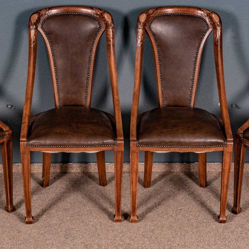 Null 
Suite de 4 chaises rembourrées de l'époque française. Art-Nouveau, probabl&hellip;