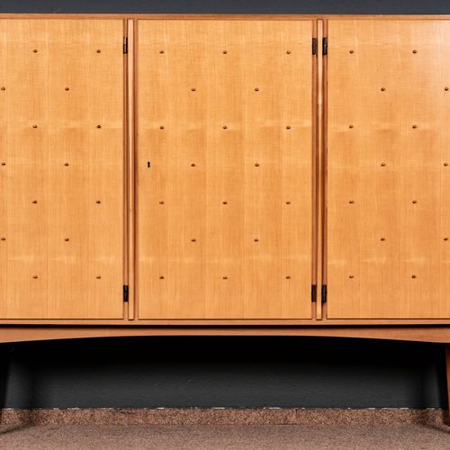 Null 
3-door highboard/sideboard of the 1950s/60s, high-legged frame with 3 lock&hellip;