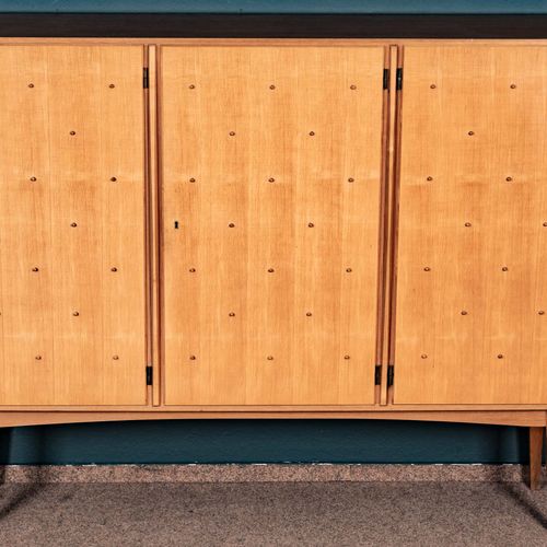 Null 
3-door highboard/sideboard of the 1950s/60s, high-legged frame with 3 lock&hellip;