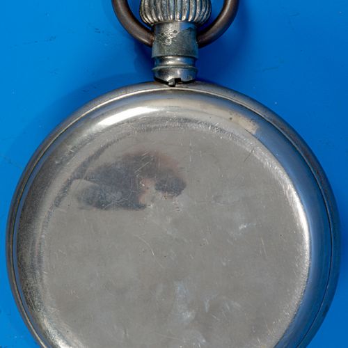 Null 
Ancienne montre de cocher originale, vers 1920. Mouvement entièrement révi&hellip;