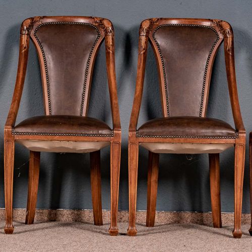 Null 
Suite de 4 chaises rembourrées de l'époque française. Art-Nouveau, probabl&hellip;