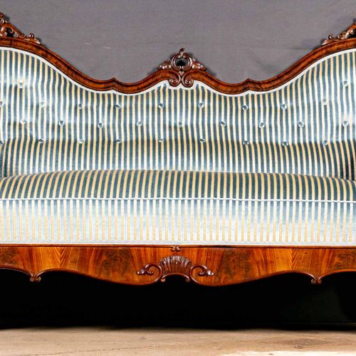 Null 
Prachtvolles 8teiliges Salon-Ameublement des Louis Philippe um 1860. Mahag&hellip;