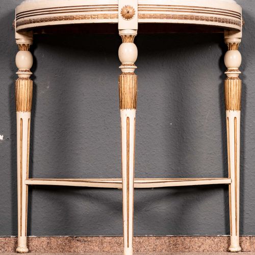 Null 
Antique console table, Empire style around 1900, white-gold painted, in pa&hellip;