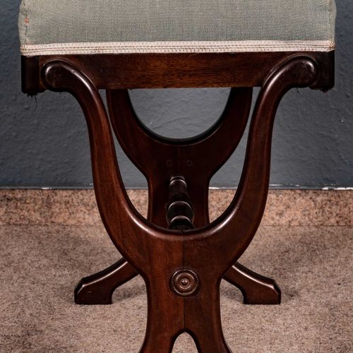 Null 
Older upholstered stool, flat upholstered rectangular seat, braced base, p&hellip;