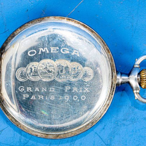 Null 
Ancienne montre de poche OMEGA, boîtier plat en argent 800 avec 3 couvercl&hellip;