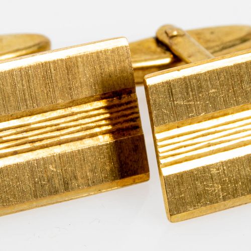 Null 
Pair of rectangular cufflinks, 333 yellow gold, approx. 8 gr. Gross, good &hellip;
