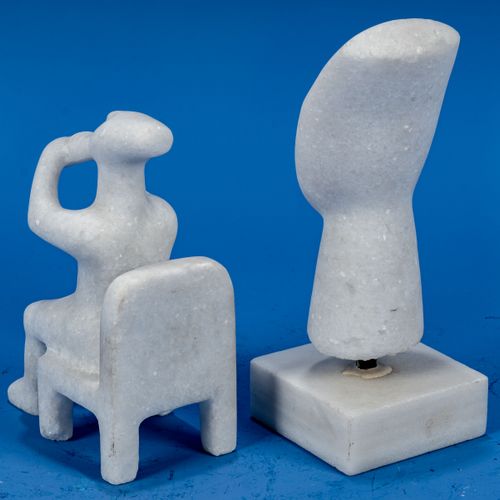 Null 
2 sculptures en pierre claire différentes, toutes deux marquées "Idole des&hellip;