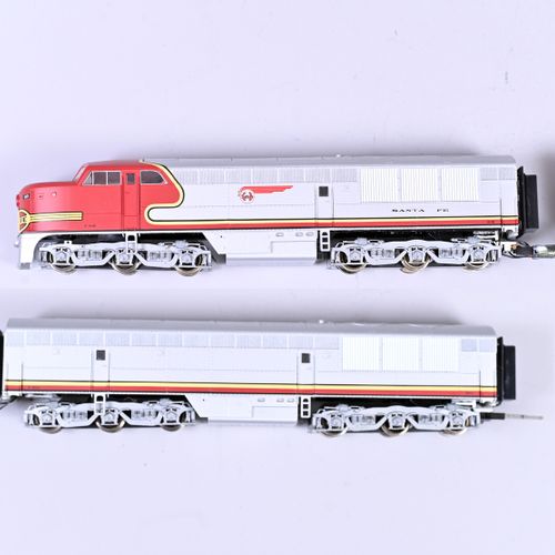 Null LIFE-LIKE Santa Fé, locomotiva diesel USA e un vagone, scartamento H0, XX s&hellip;